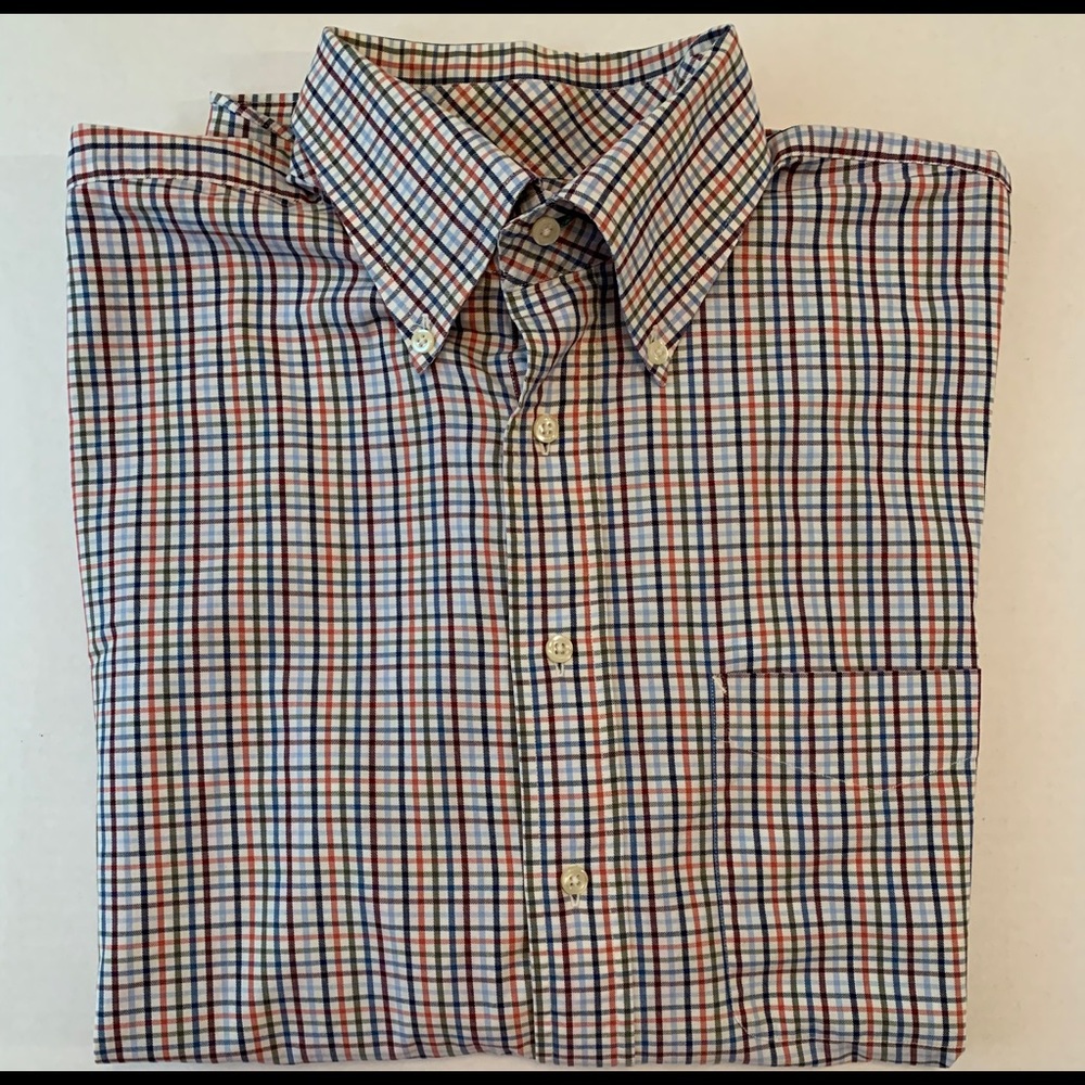 Men’s button down plaid long sleeve shirt